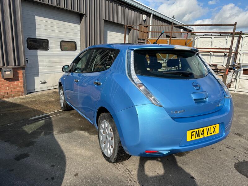 NISSAN LEAF